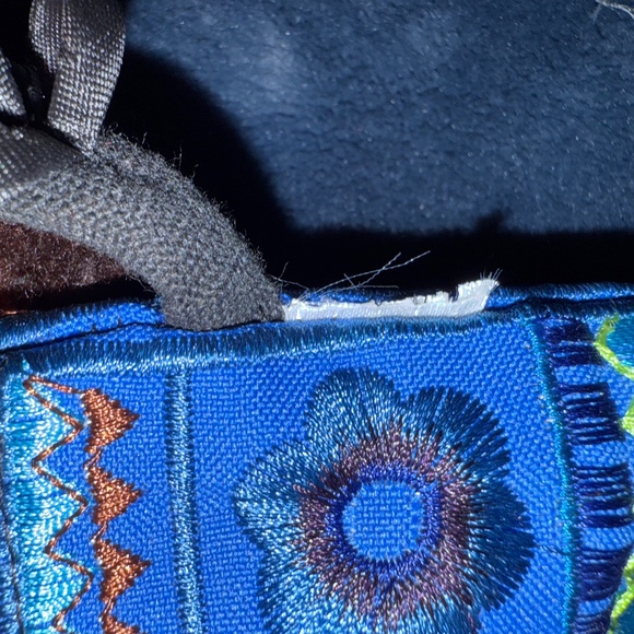 Unique embroidered cross body bag - Picture 6 of 11